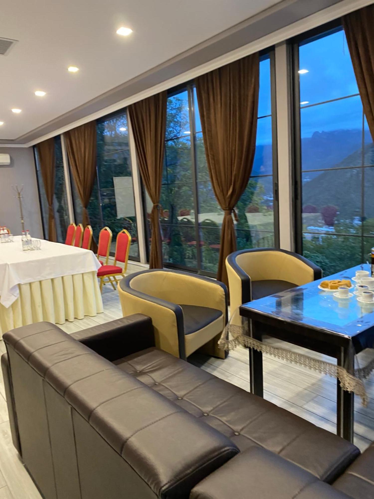 Grand Hotel Kapan, Armenia Kültér fotó