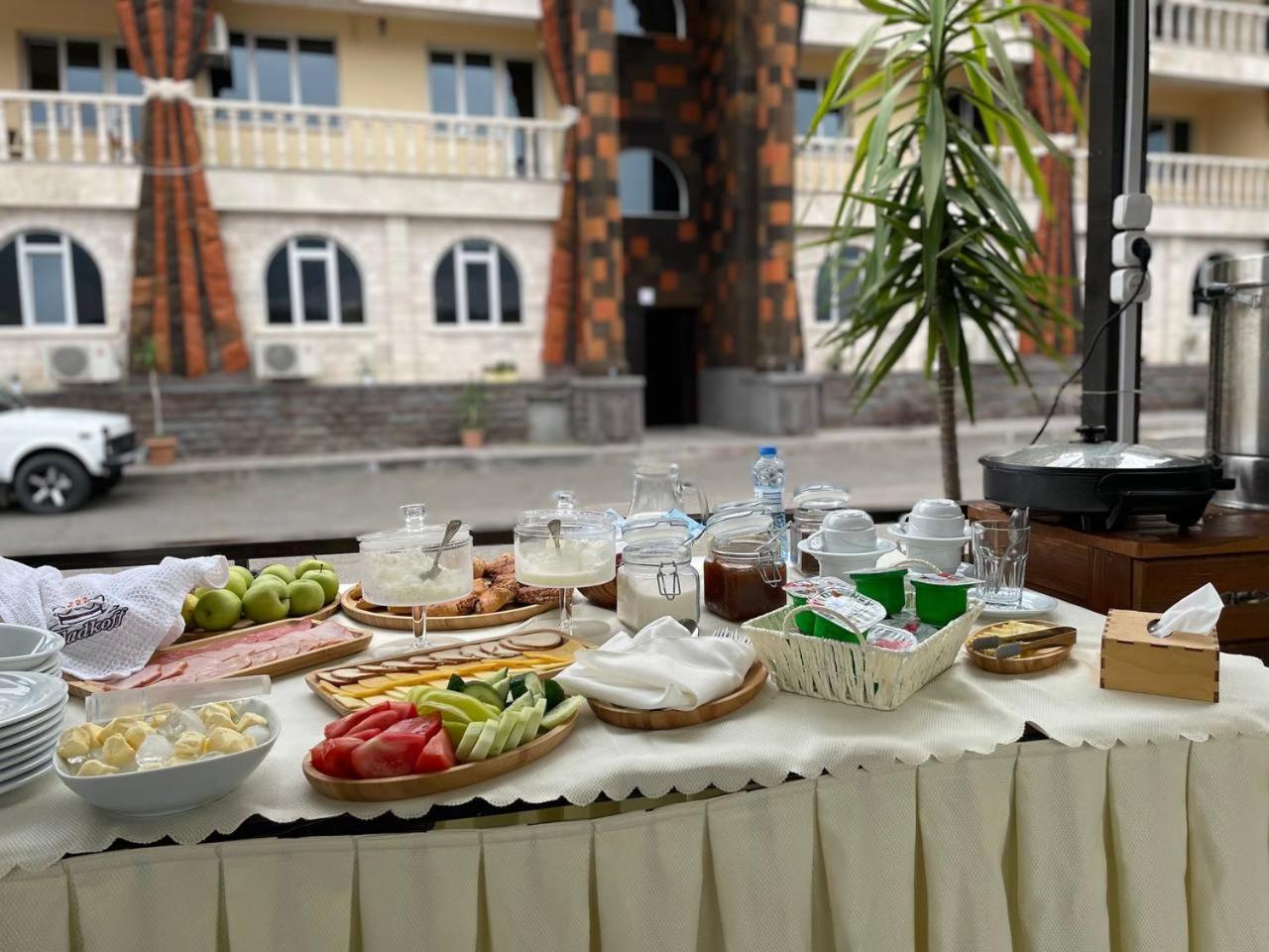 Grand Hotel Kapan, Armenia Kültér fotó